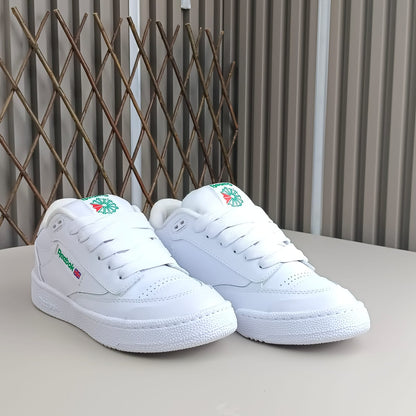 Reebok Club C Bulk de BEAMS: Estilo Urbano y Colaboración Exclusiva